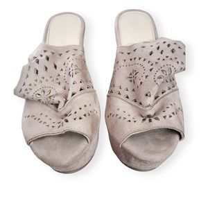 Size 8 open toes platform shoes